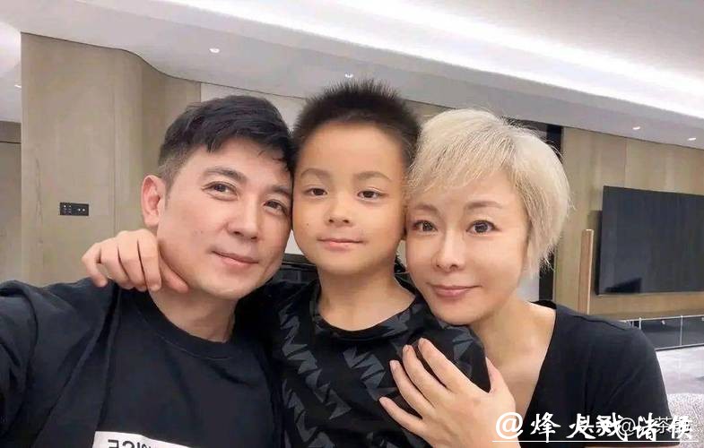 黄金配角拍戏高产,娶大6岁妻子恩爱14年! 黄金配角拍戏高产,娶大6岁妻子恩爱14年!