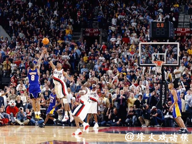 米勒压哨绝杀黄蜂险胜活塞 火箭大胜马刺27分 米勒压哨绝杀黄蜂险胜活塞 火箭大胜马刺27分